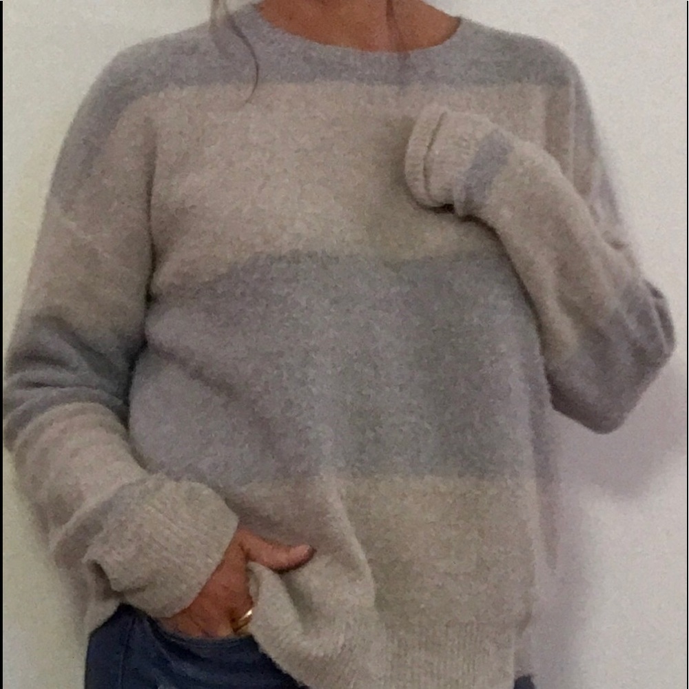 Sweater in soft grey & cream colors